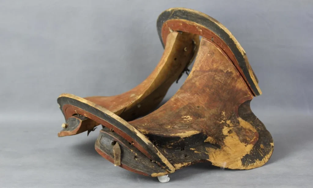photo of ancient Mongolian frame saddle