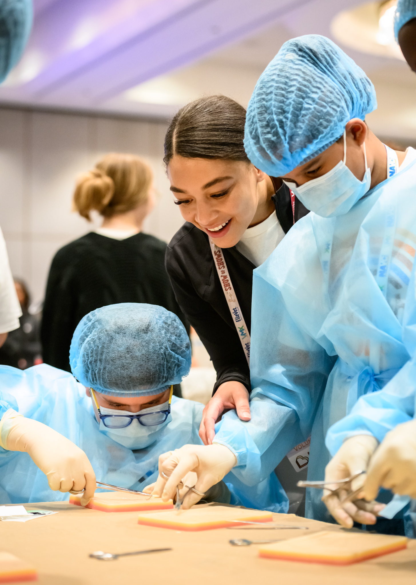 Middle-school students learn about veterinary procedures 